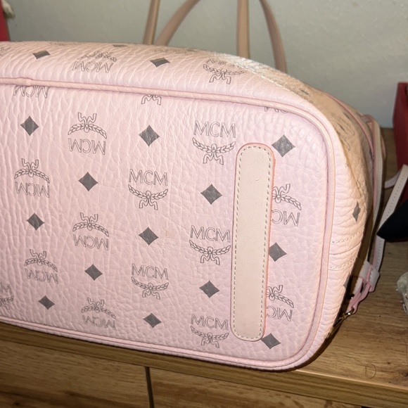 ❤️authentic mcm viseto aren pink logo tote EUC - Picture 9 of 14